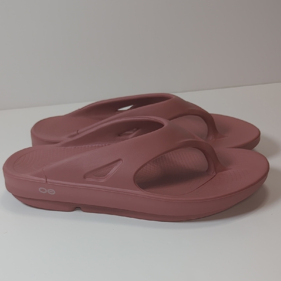 OOFOS Unisex Rose Sandals Women's Size 11 - Men's Size 9 - EU Size 42 - Picture 1 of 8